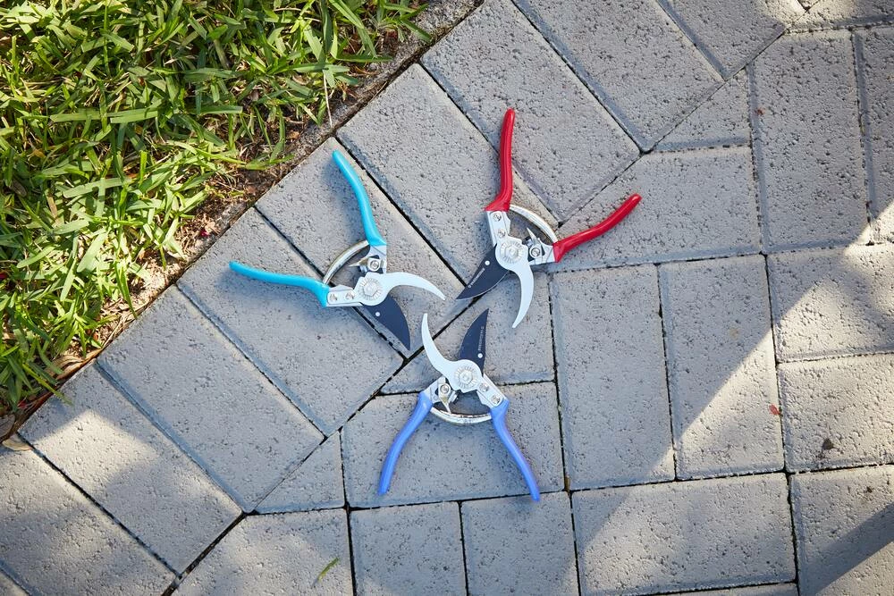 Yardworks Coloured Pruner - Image 7