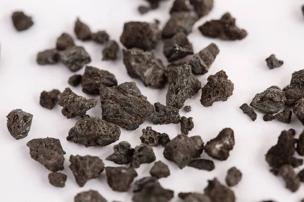 Yardworks LavaTrax Traction Aid For Icy Surfaces, 4.5-kg - Image 3